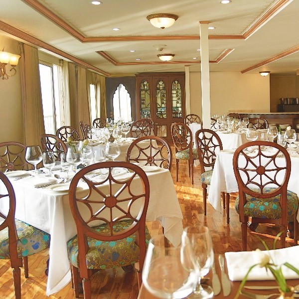 Grandes Voyager Dining Room