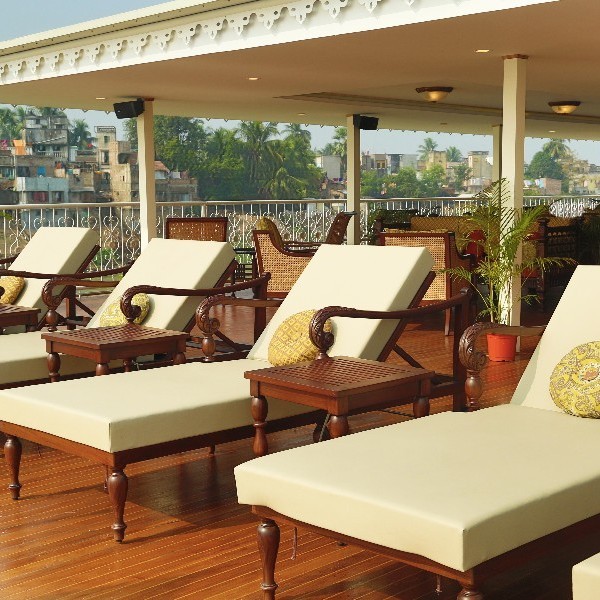 Grandes Voyager Outdoor Sundeck