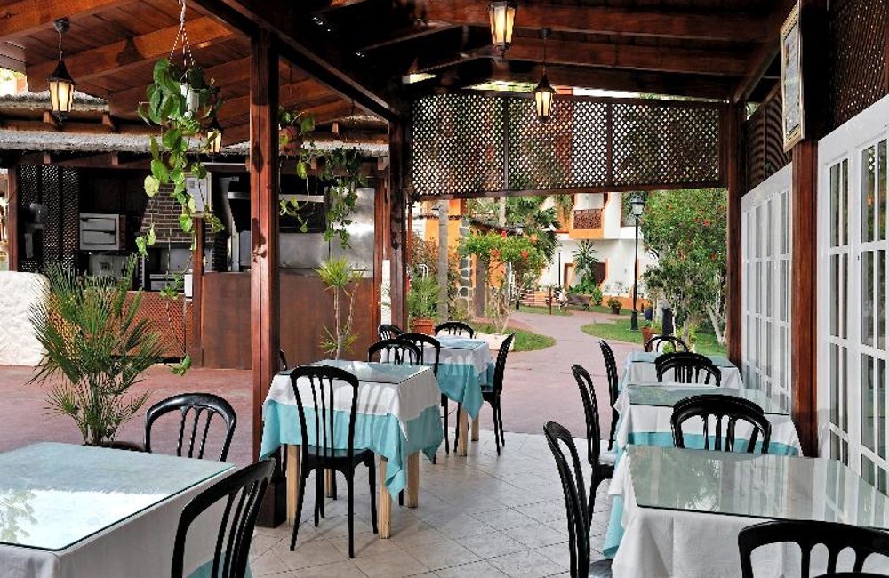  Tenerife: 3* Tamaimo Tropical Apts 