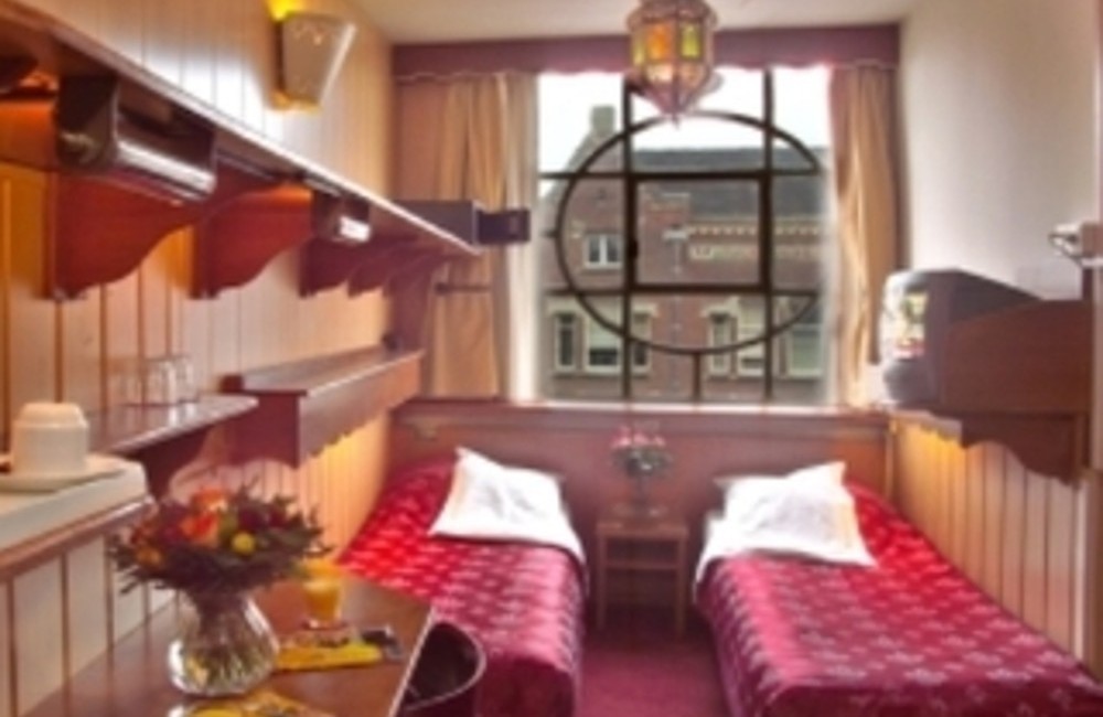  Amsterdam- 2* Nadia Hotel 