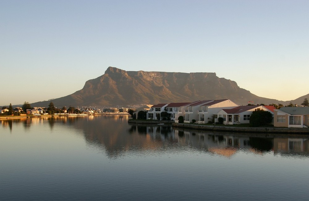  Cape Town, Stellenbosch, Hermanus & Safari 