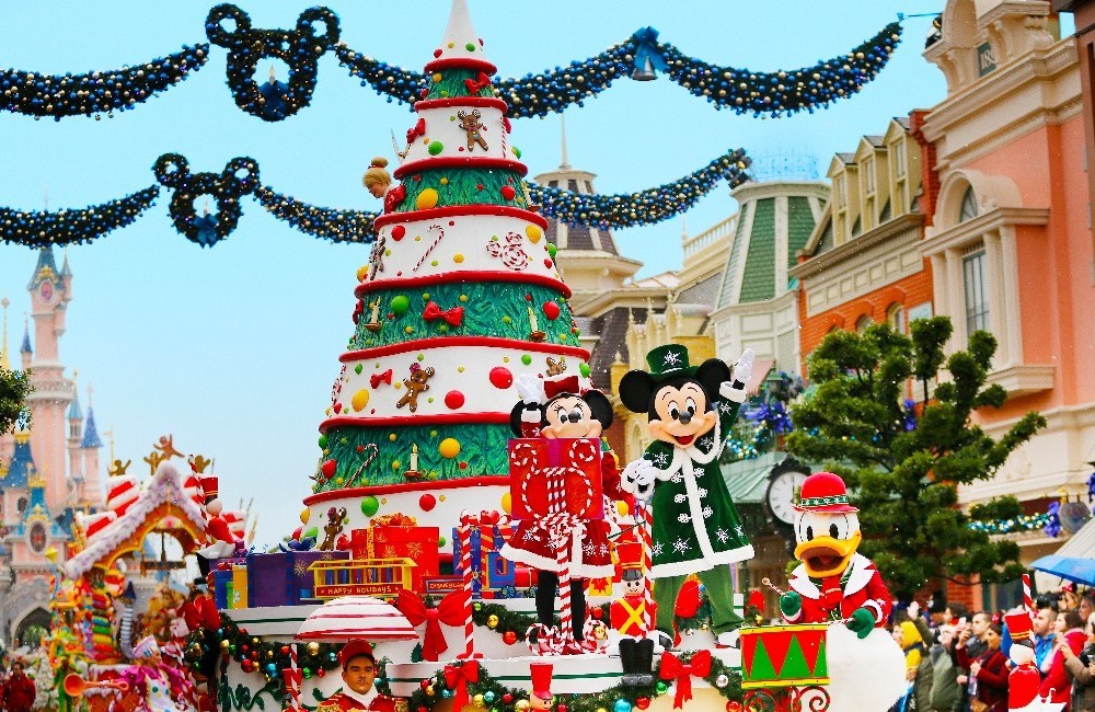 Disneyland Paris- Enchanted Christmas Season