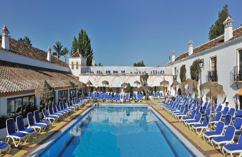 Malaga- 3* Hotel Globales Cortijo Blanco