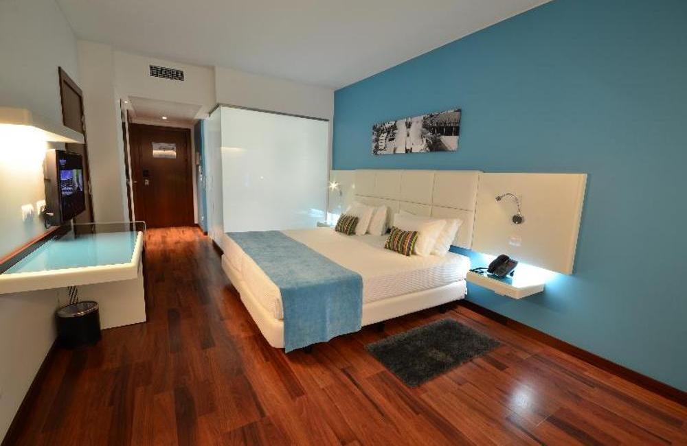  Algarve- 4* Aquashow Park Hotel 