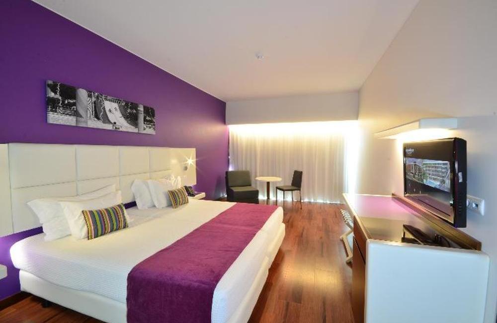  Algarve- 4* Aquashow Park Hotel 