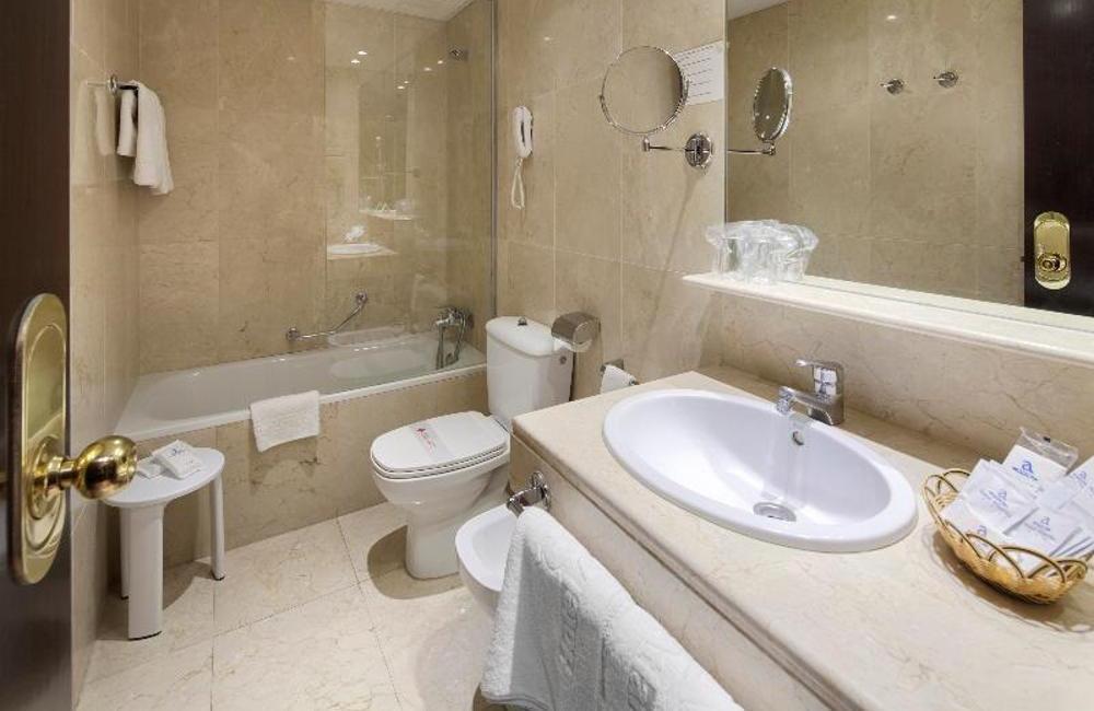  Barcelona- 3* Atlantis Las Ramblas 