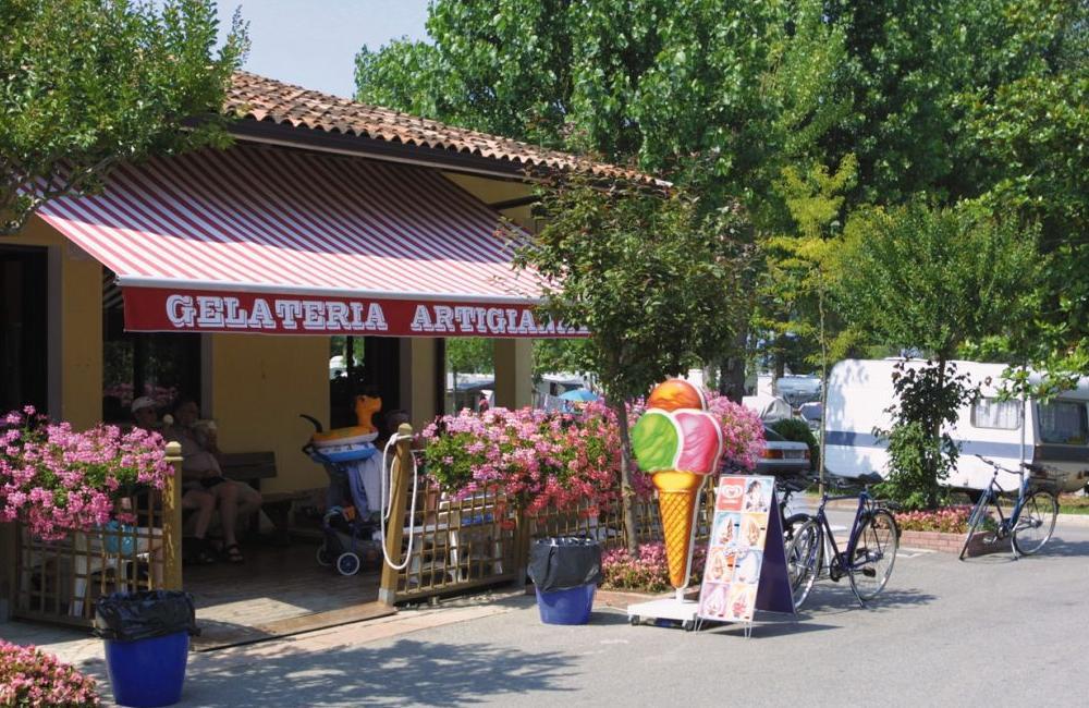  Lake Garda, Italy- 4* Bella Italia Campsite 