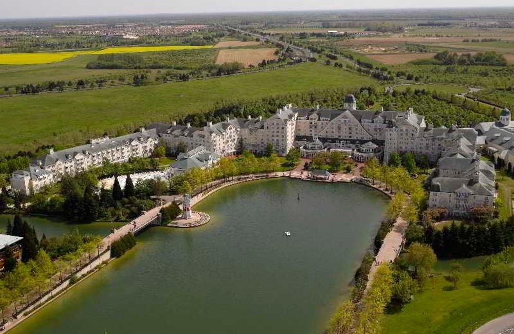  Disneyland Paris- 4* Newport Bay 