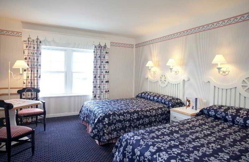  Disneyland Paris- 4* Newport Bay 