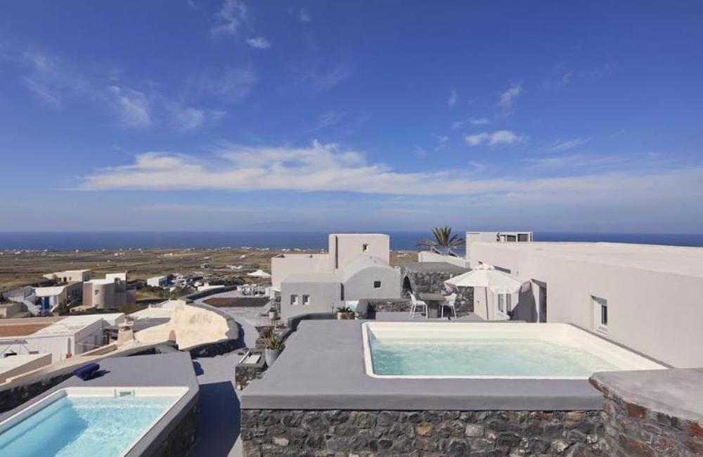  Santorini, Greece- 4* Luxury Cave Villa 