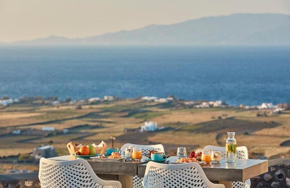 Santorini, Greece- 4* Luxury Cave Villa