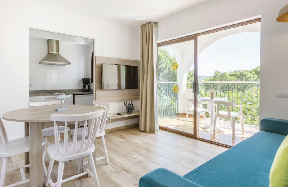  Santa Ponsa- 3* Party Holiday 