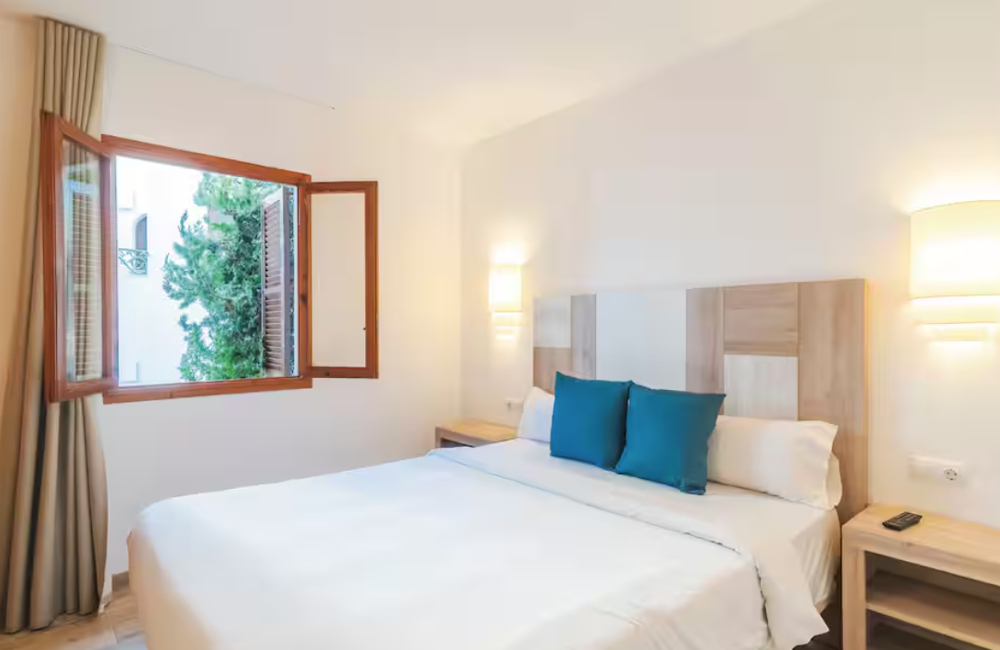  Santa Ponsa- 3* Party Holiday 