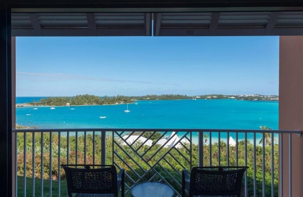  Bermuda- 4* Grotto Bay Beach Resort 