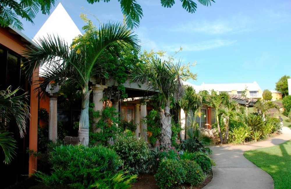  Bermuda- 4* Grotto Bay Beach Resort 