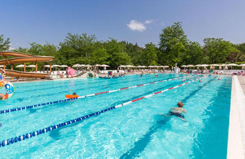  Tuscany, Italy- 4* Camping Norcenni Girasole 