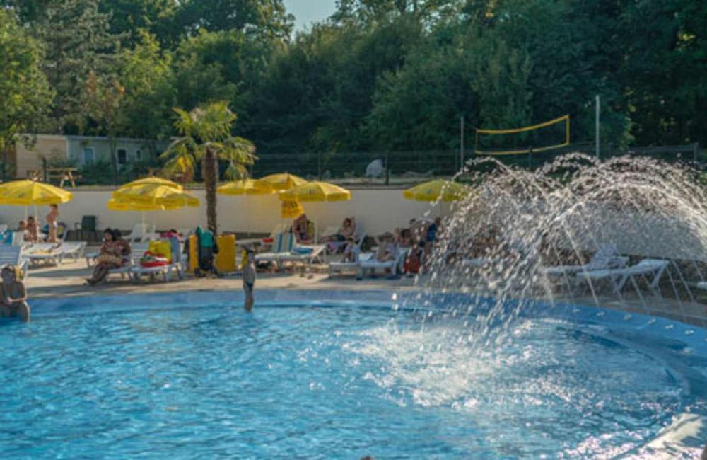  Luxembourg: 5* Camping Hu Birkelt Village 