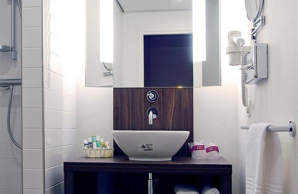  Amsterdam- 4* Mercure Centre Canal District 