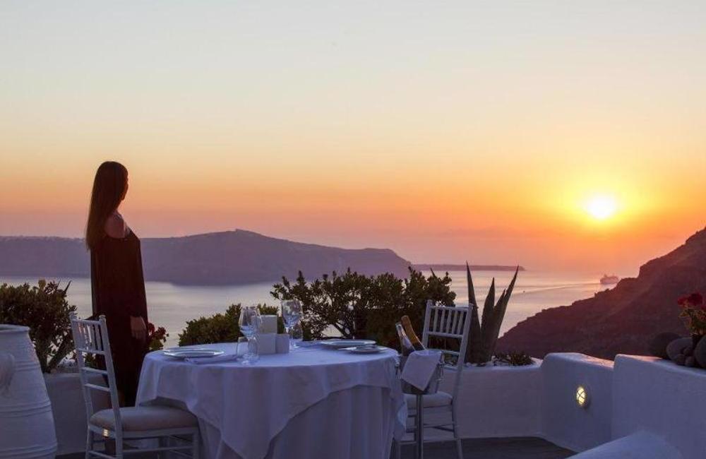  Santorini, Greece- 4* Mill Houses Elegant Suites 