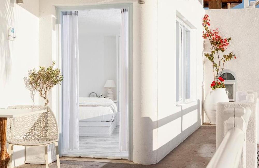  Santorini, Greece- 4* Mill Houses Elegant Suites 