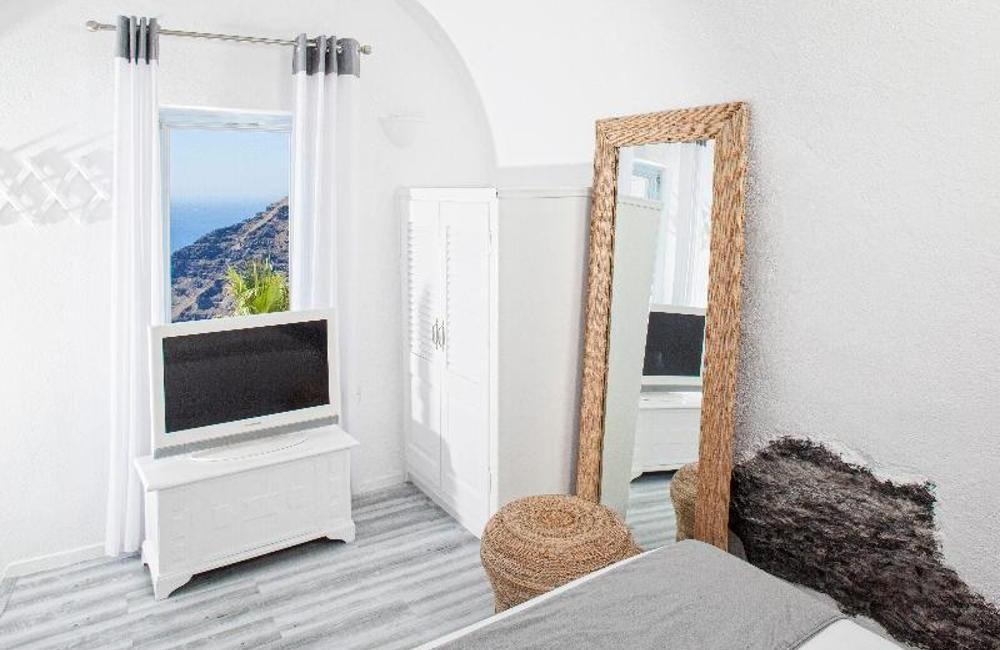  Santorini, Greece- 4* Mill Houses Elegant Suites 
