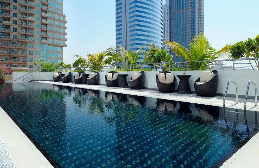  Dubai- 5* Mövenpick Jumeirah Lakes Towers 