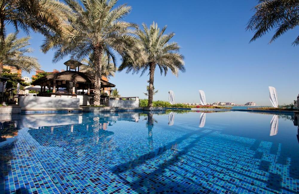  Dubai- 5* Mövenpick Jumeirah Lakes Towers 
