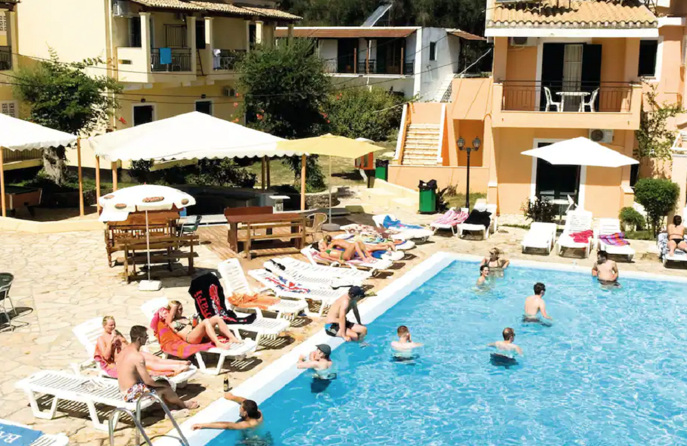  Corfu- 2* Party Holiday 
