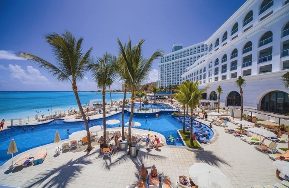 Mexico- 4* RIU Cancun