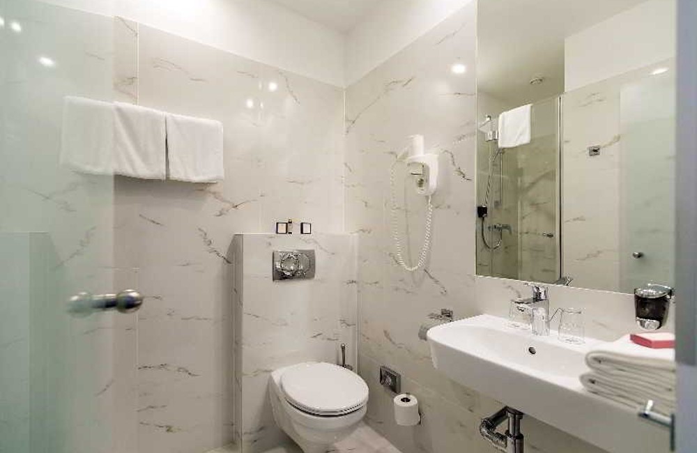  Budapest Christmas Markets- 3* Roombach Hotel 