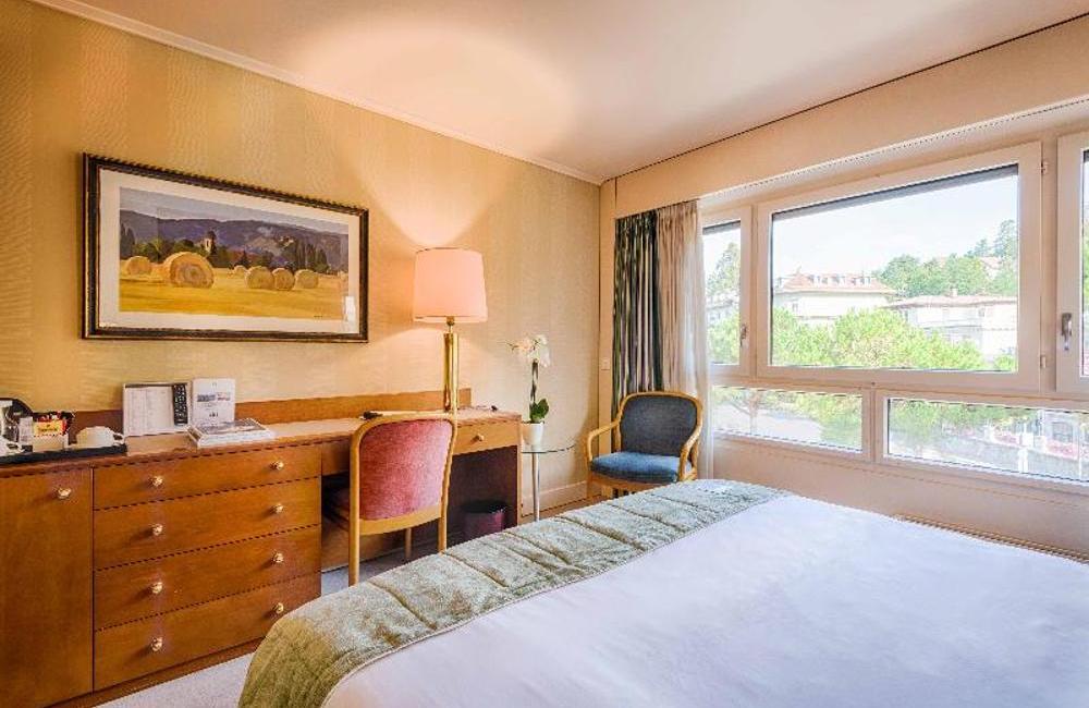  Montreux Christmas Market- 5* Royal Plaza 