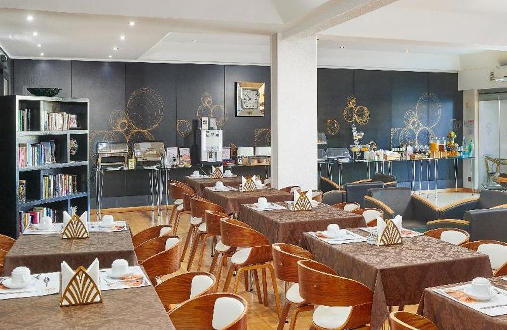  Algarve, Portugal- 4* October Mid Term Offer 