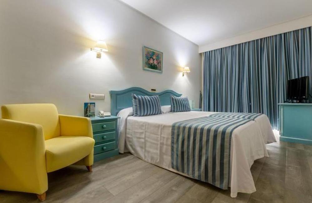  Fuengirola, Spain 3* Villa Laredo (3 Weeks) 