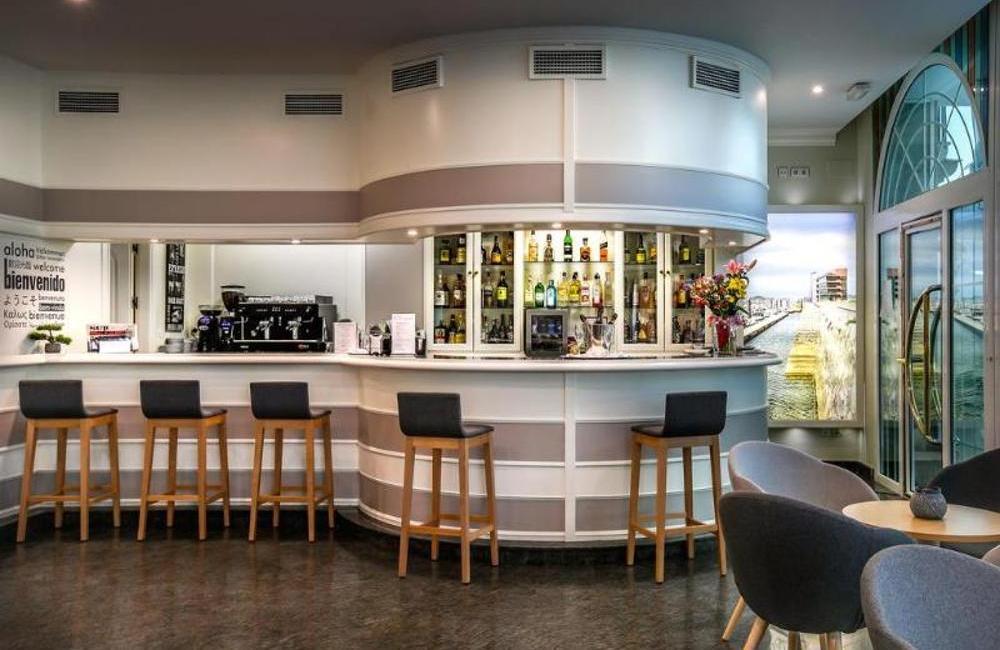  Fuengirola, Spain 3* Villa Laredo (3 Weeks) 