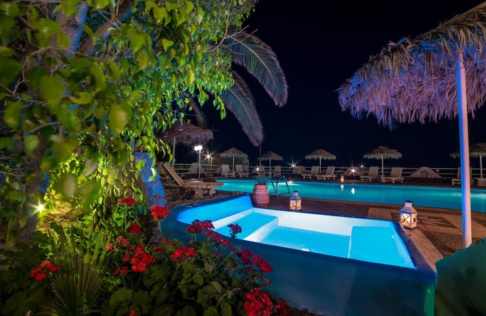  Santorini, Greece- 3* Villa Olympia 