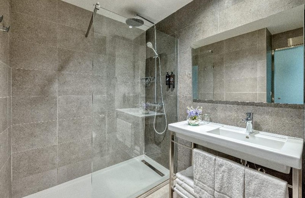  Seville 4* City Break (Great for Solo Travel) 