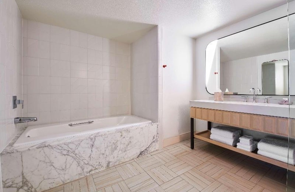  Las Vegas- 4* Virgin Hotel 