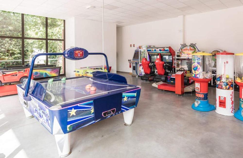  Languedoc, France- 5* Camping Le Beach Garden 