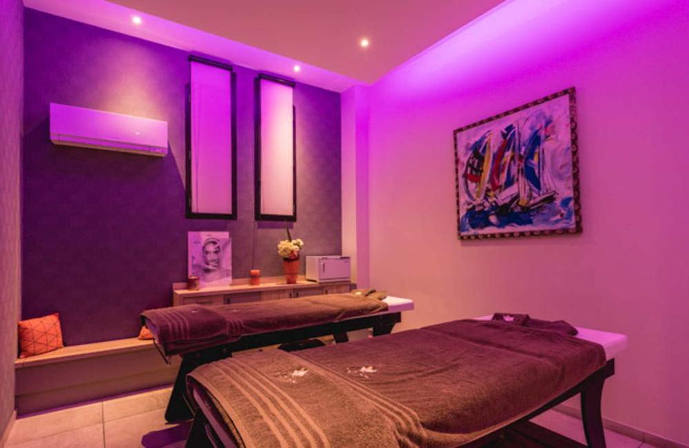  Languedoc, France- 5* Camping Le Beach Garden 