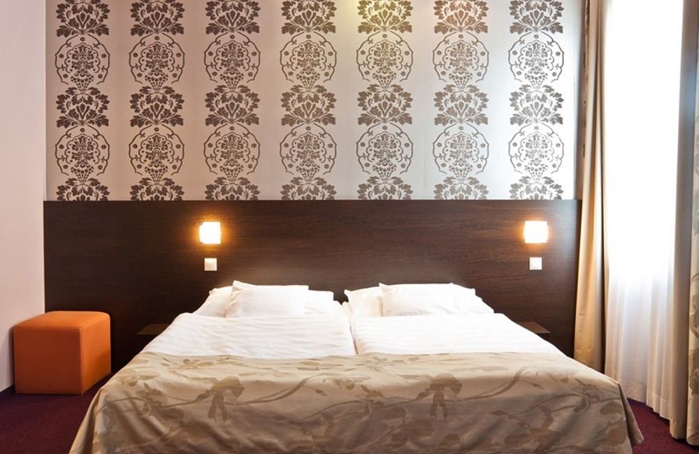  Budapest- Christmas Markets- Carat Hotel 