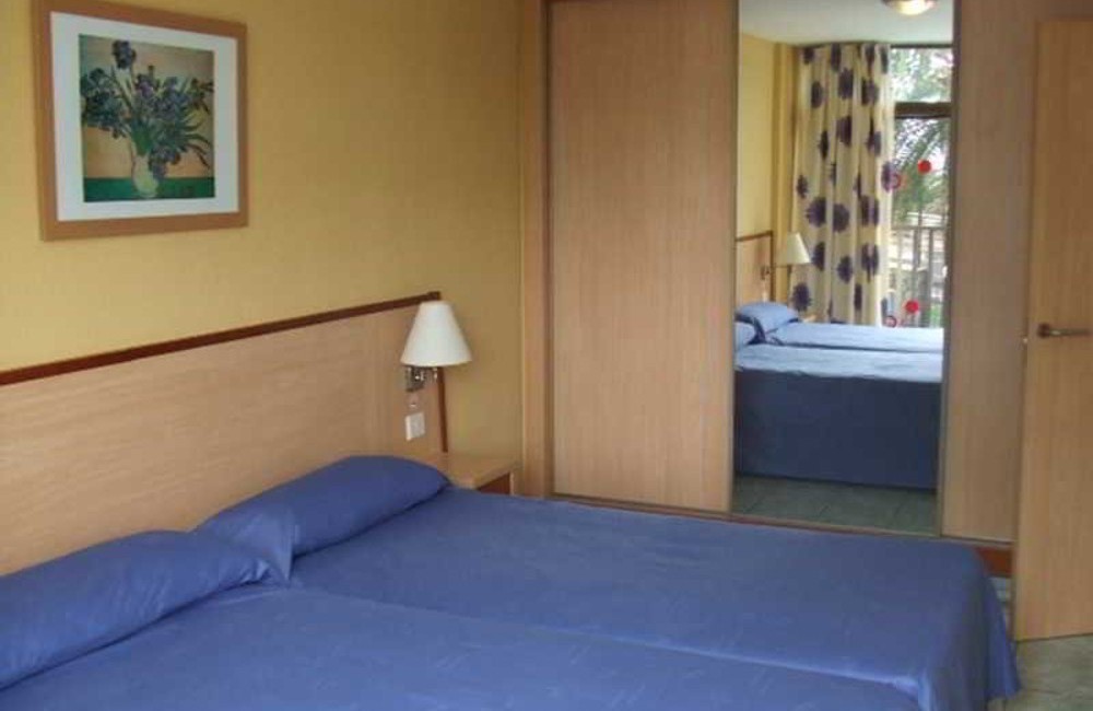  Gran Canaria- 4* Revoli Aparthotel 
